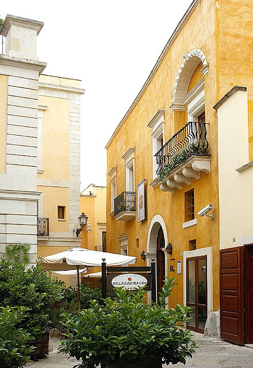 Esterno ingresso Palazzo Baldi Galatina, Lecce