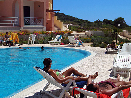 Particolare piscina - solarium