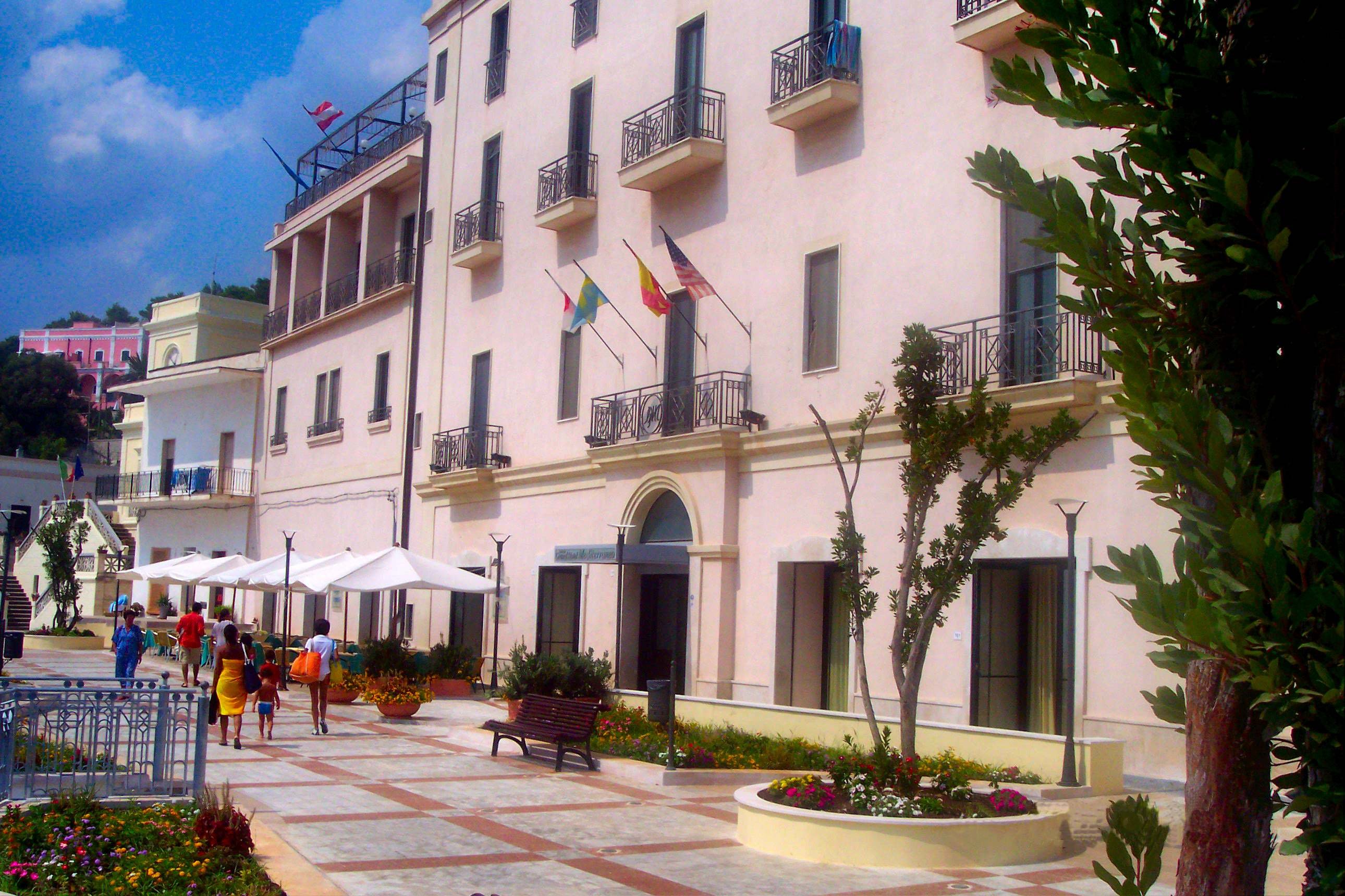 Facciata GrandHotel Mediterraneo, Santa Cesarea Terme, Lecce